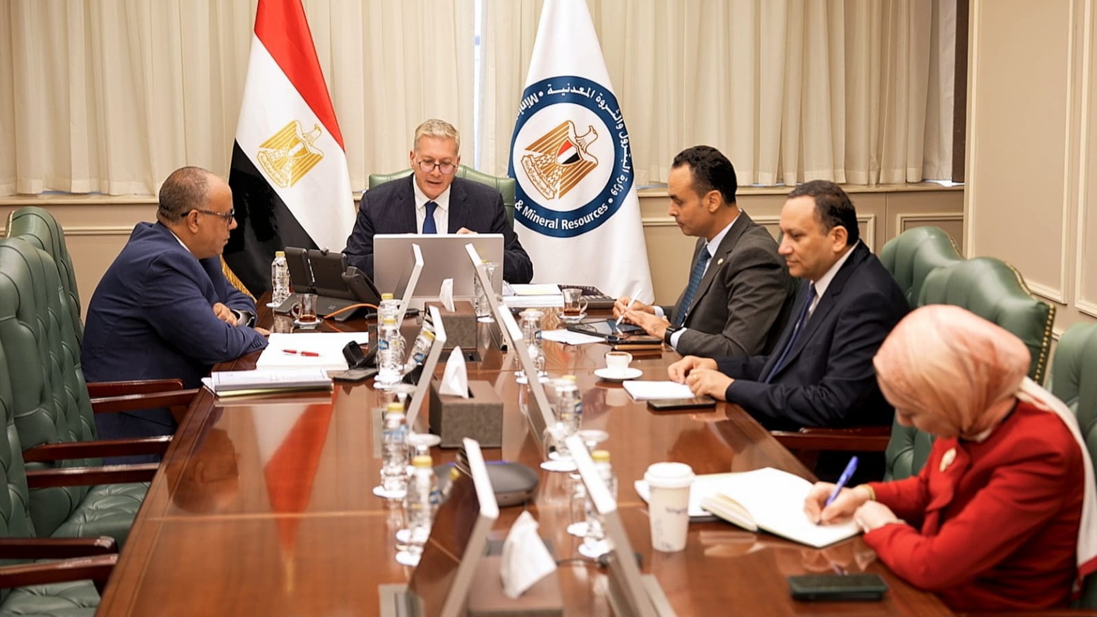 وزير البترول يبحث تدشين مجمع الصناعات الفوسفاتية بالعين السخنة
